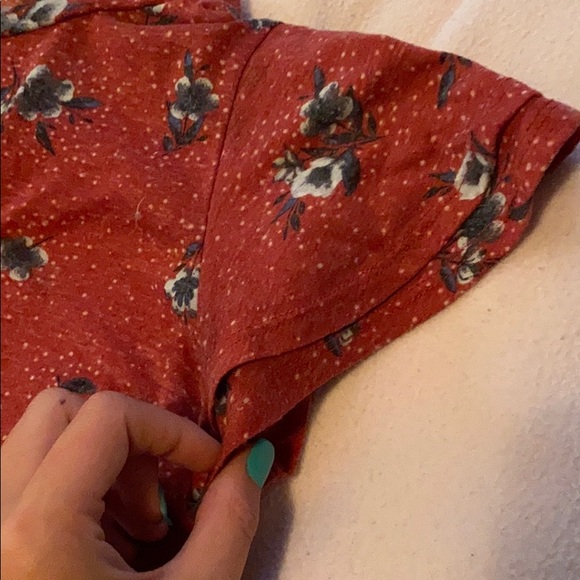 Xhilaration flowy short sleeve - Picture 3 of 3